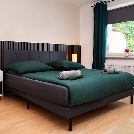 Smart Home - Essen - Perfect For 5 Guests! Central - Balcony - Netflix - Free Parking Zone Luaran gambar